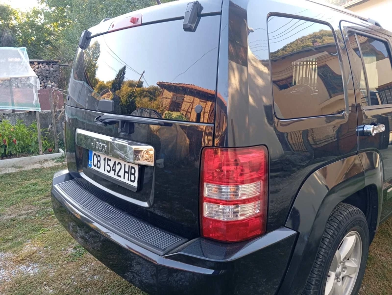 Jeep Cherokee Liberty Jet Sport, снимка 3 - Автомобили и джипове - 52918646