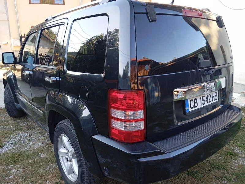 Jeep Cherokee Liberty Jet Sport, снимка 4 - Автомобили и джипове - 52918646