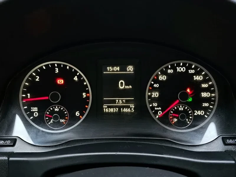 VW Tiguan 2.0 TDI, снимка 8 - Автомобили и джипове - 54302769