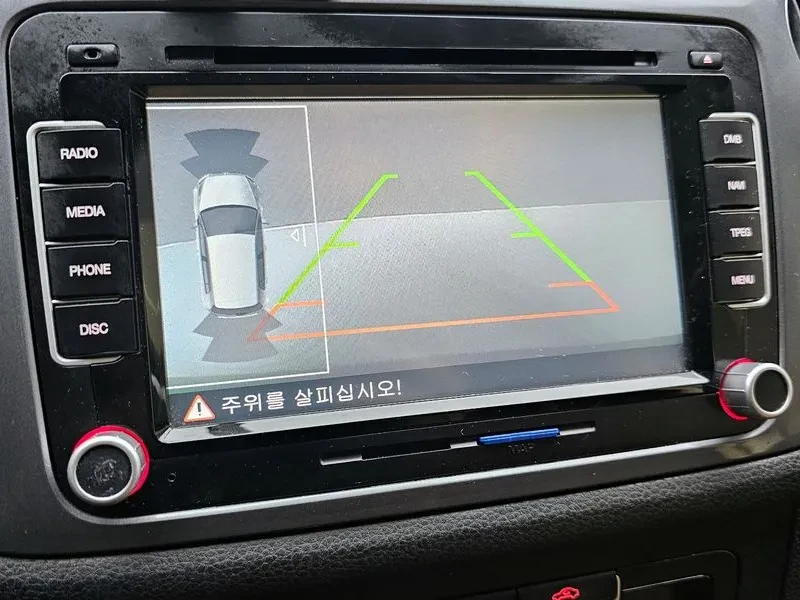 VW Tiguan 2.0 TDI, снимка 16 - Автомобили и джипове - 54302769