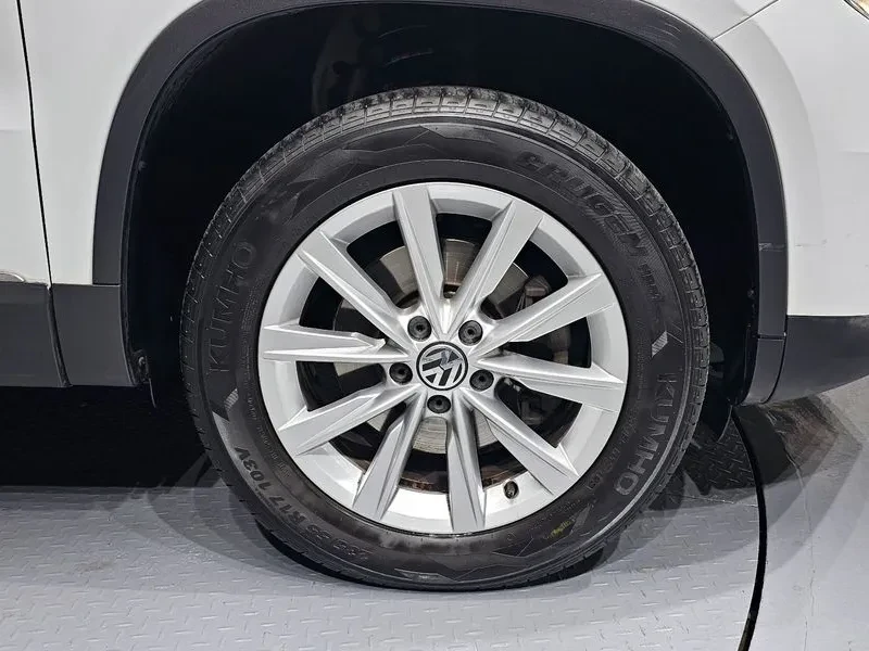 VW Tiguan 2.0 TDI, снимка 5 - Автомобили и джипове - 54302769