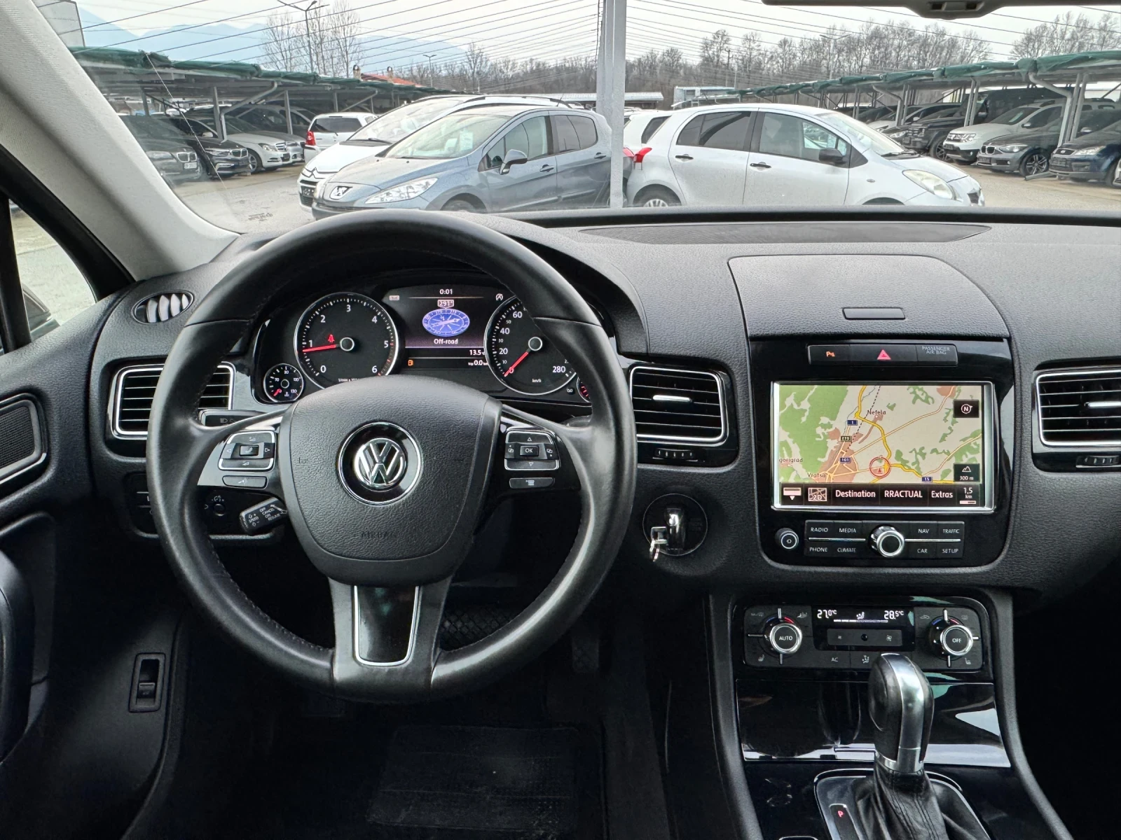 VW Touareg 3.0TDI 4Motion АВТОМАТ ИТАЛИЯ, снимка 14 - Автомобили и джипове - 53713922