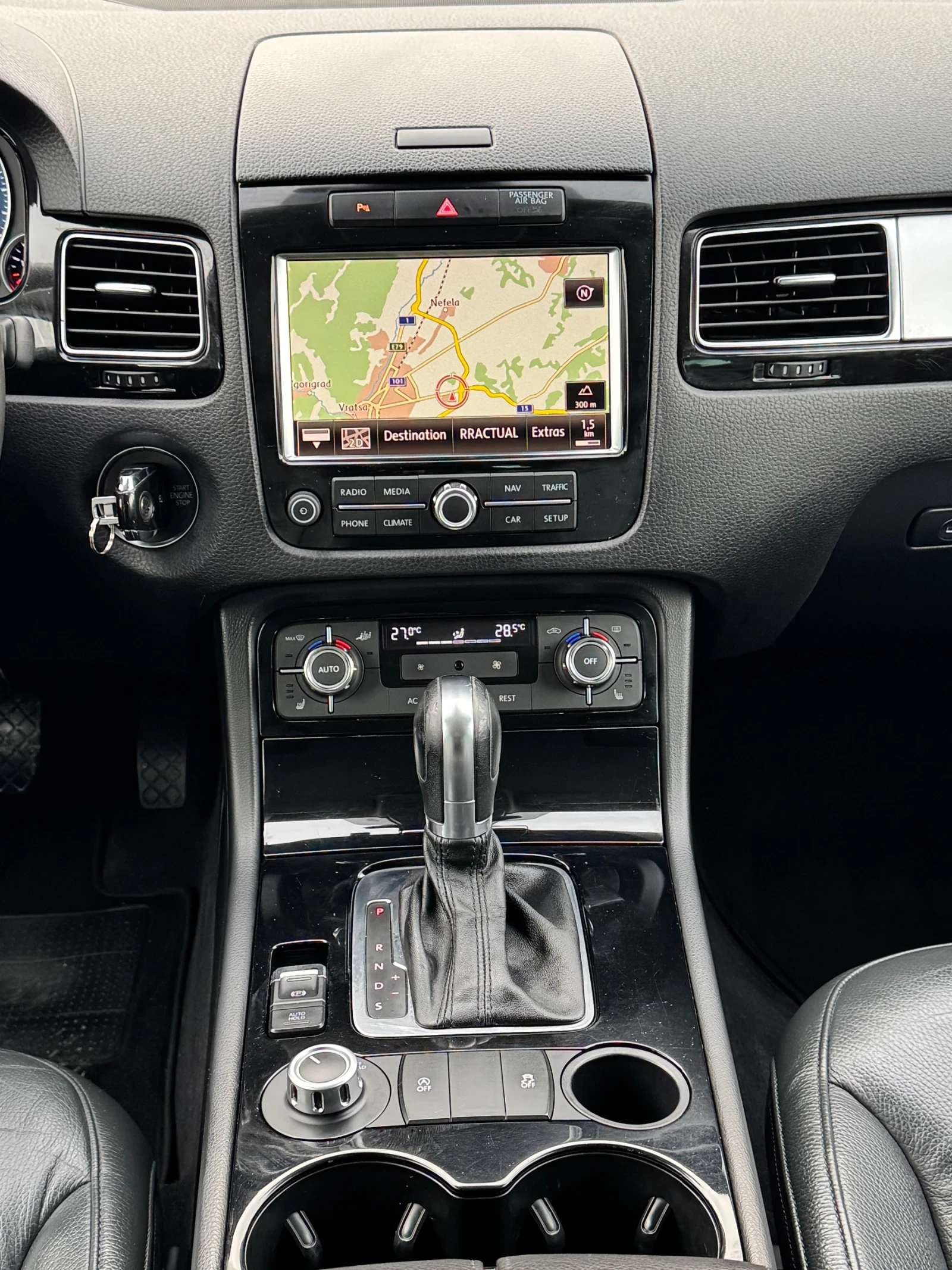 VW Touareg 3.0TDI 4Motion АВТОМАТ ИТАЛИЯ, снимка 16 - Автомобили и джипове - 53713922