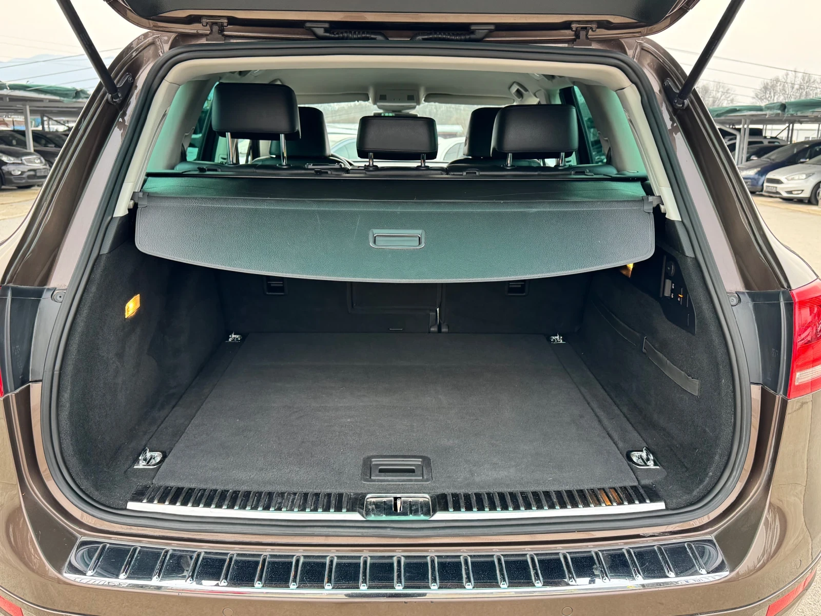 VW Touareg 3.0TDI 4Motion АВТОМАТ ИТАЛИЯ, снимка 10 - Автомобили и джипове - 53713922