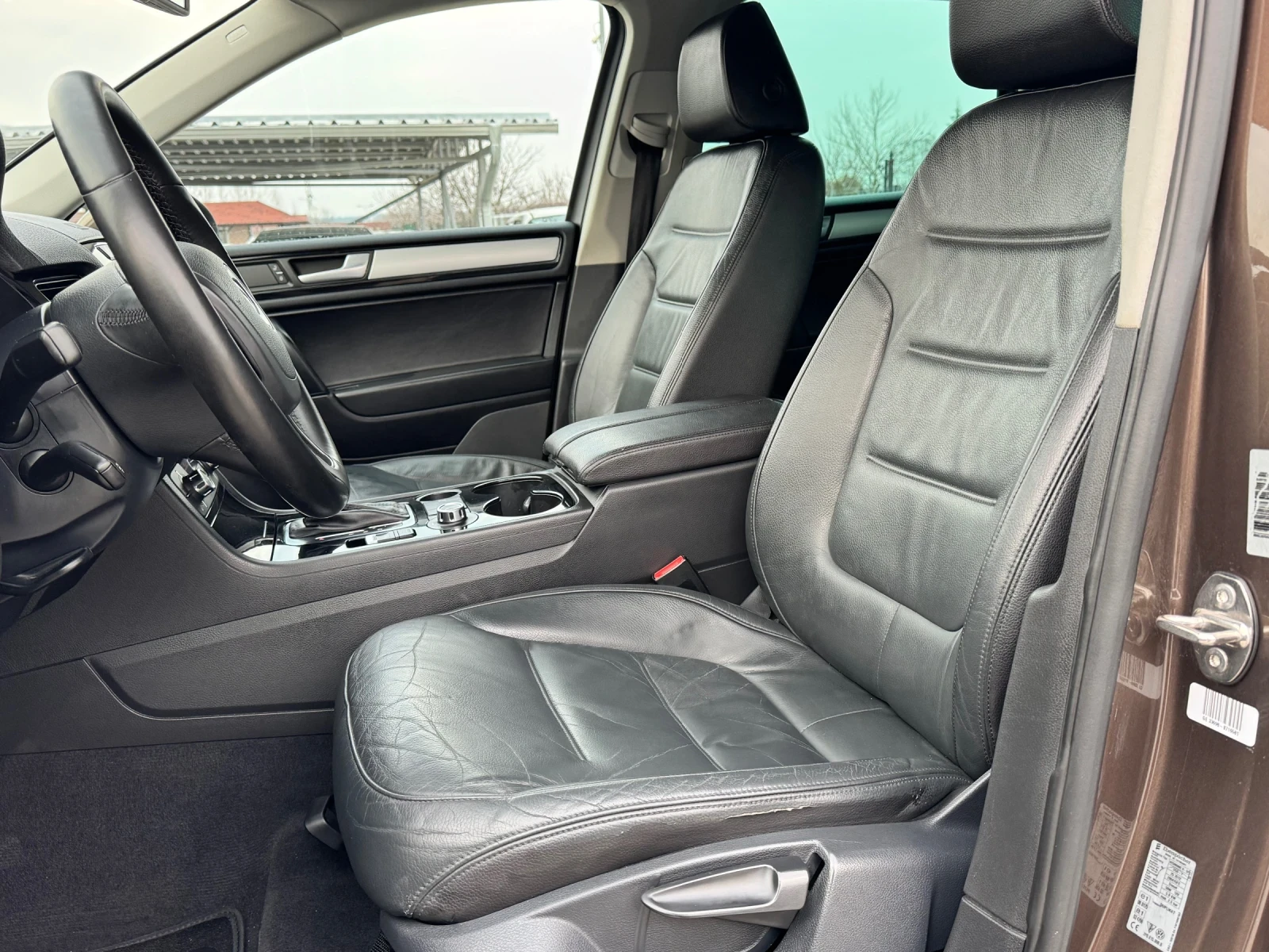 VW Touareg 3.0TDI 4Motion АВТОМАТ ИТАЛИЯ, снимка 8 - Автомобили и джипове - 53713922