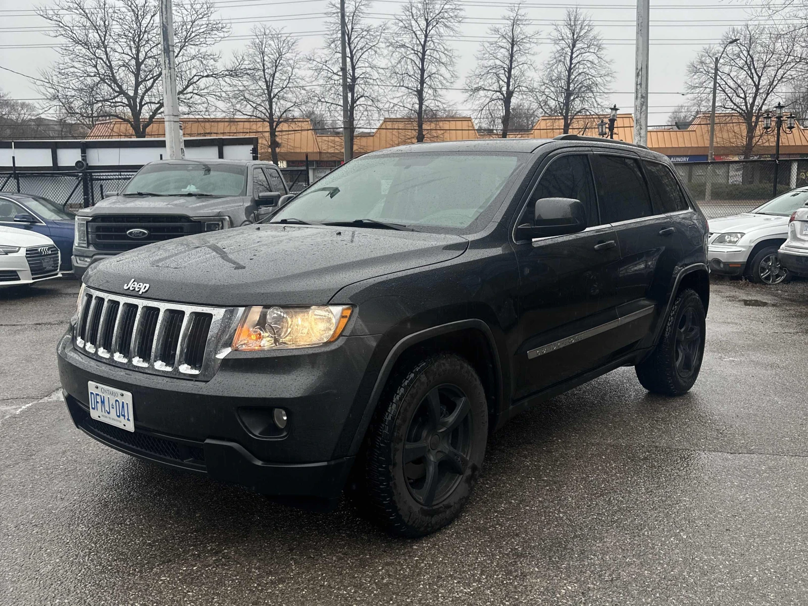 Jeep Grand cherokee LAREDO / ПОДГРЕВ / КЛИП НА МОТОРА | Auto.bg — изображение 1