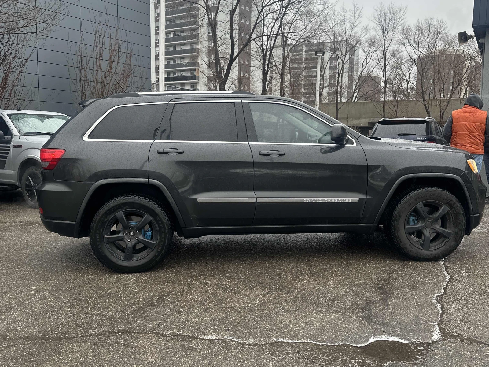 Jeep Grand cherokee LAREDO / ПОДГРЕВ / КЛИП НА МОТОРА, снимка 4 - Автомобили и джипове - 53813150