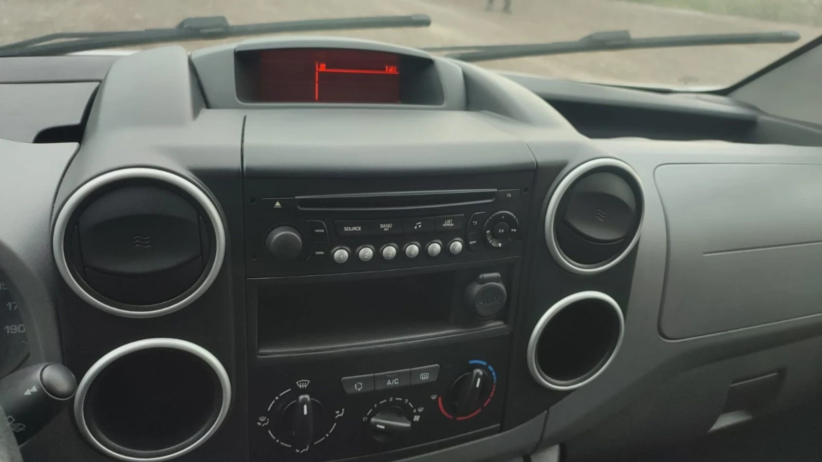 Nissan Juke, снимка 12 - Автомобили и джипове - 53906484