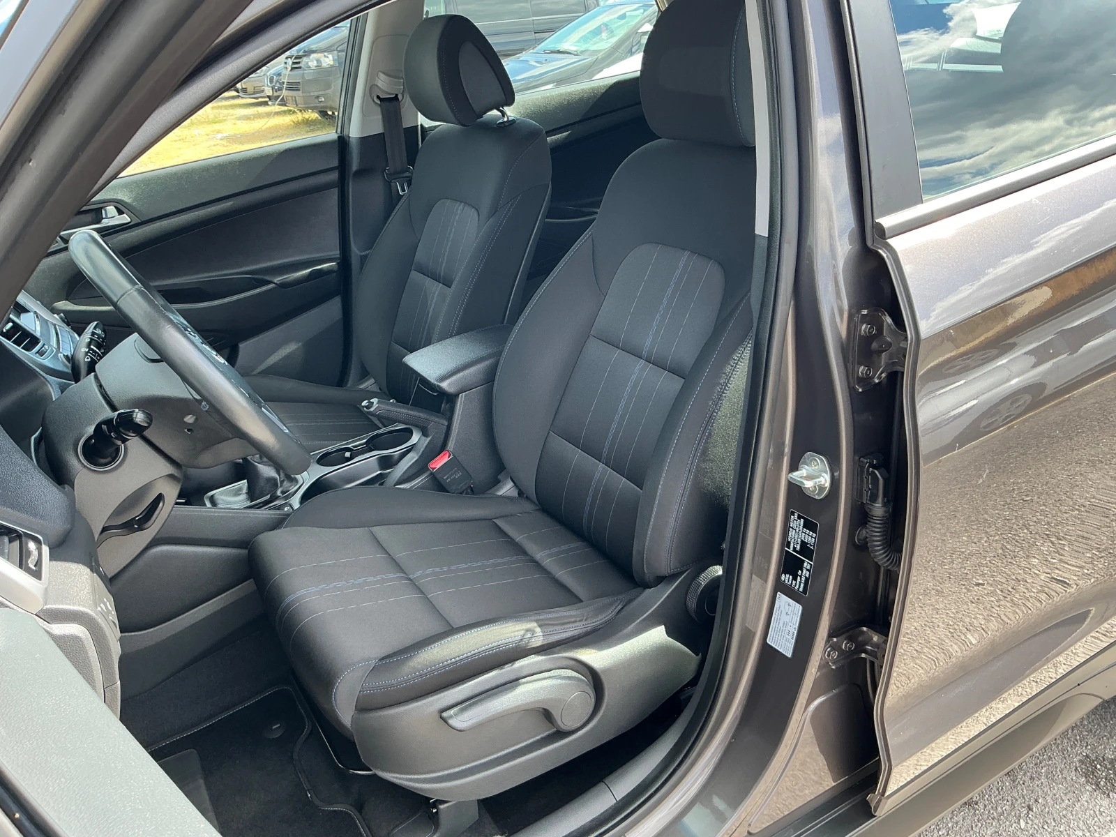 Hyundai Tucson 1.7 CRDI, снимка 14 - Автомобили и джипове - 54464222