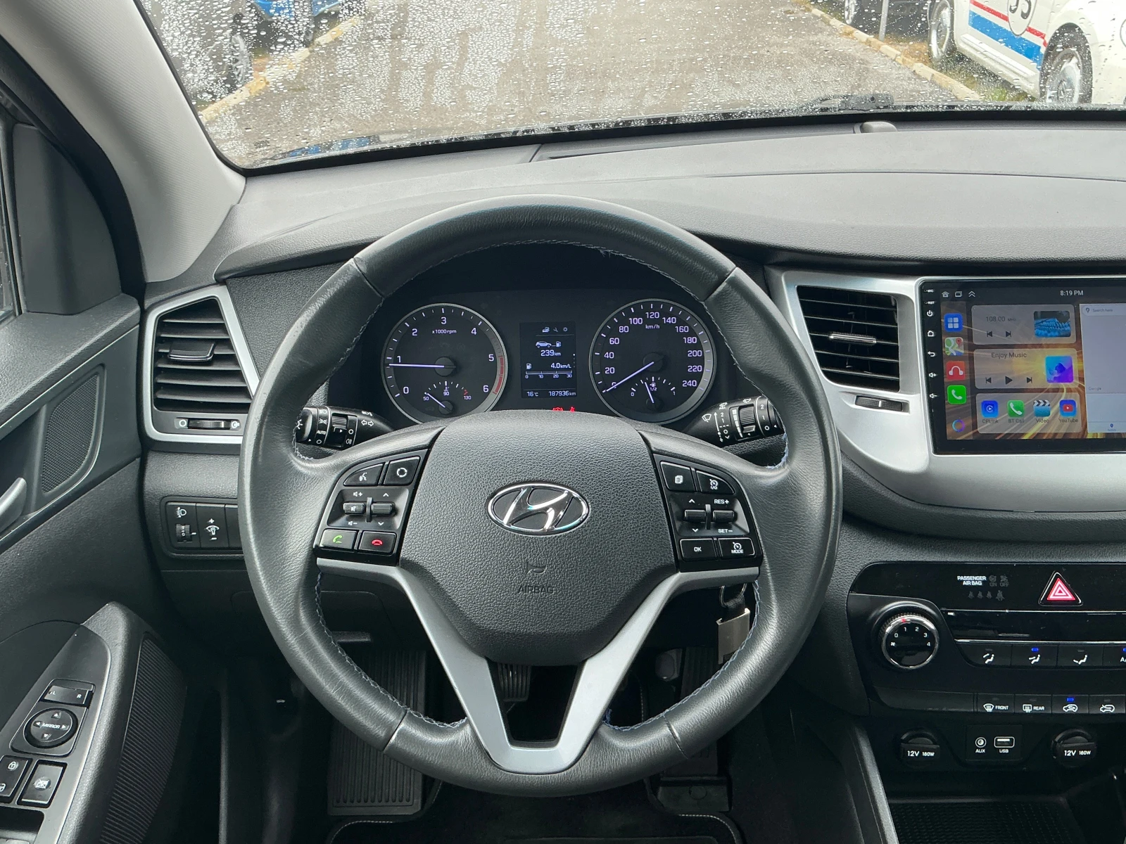 Hyundai Tucson 1.7 CRDI, снимка 11 - Автомобили и джипове - 54464222