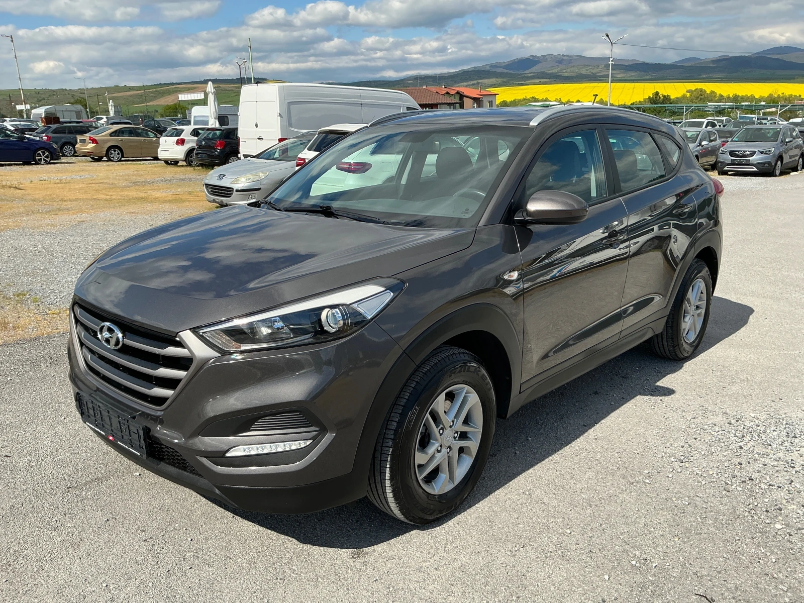 Hyundai Tucson 1.7 CRDI, снимка 3 - Автомобили и джипове - 54464222