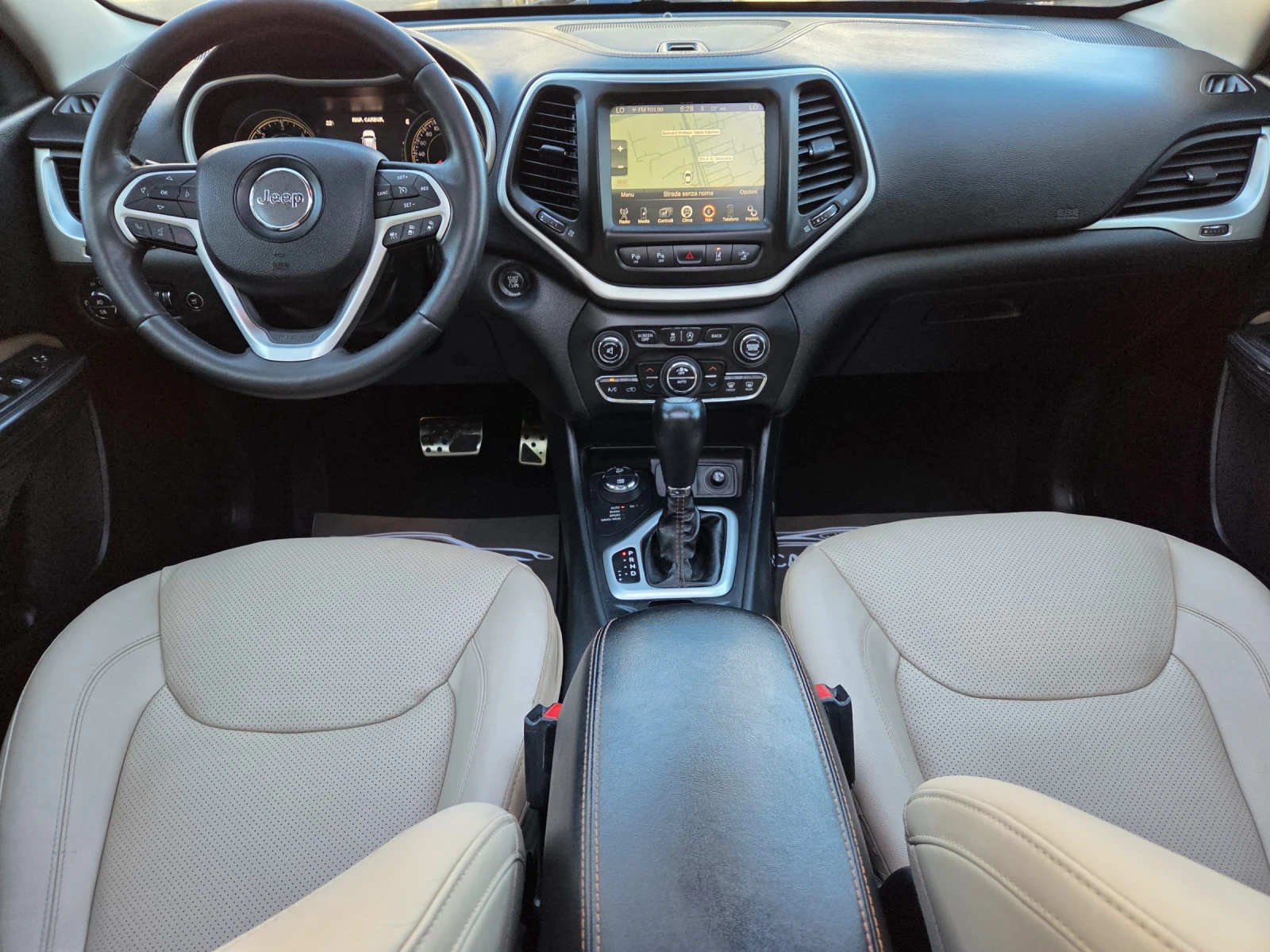 Jeep Cherokee 2.2LIMITED 4X4, снимка 15 - Автомобили и джипове - 54682581