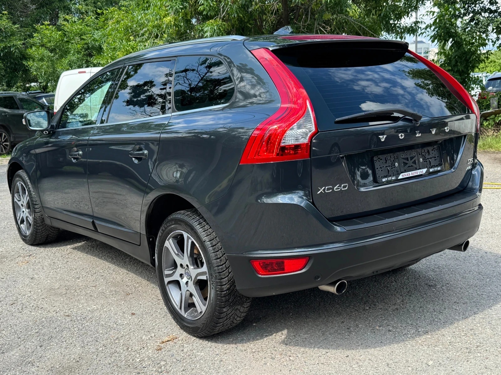 Volvo XC60 Панорама!Дистроник!Нави.!, снимка 6 - Автомобили и джипове - 54795761