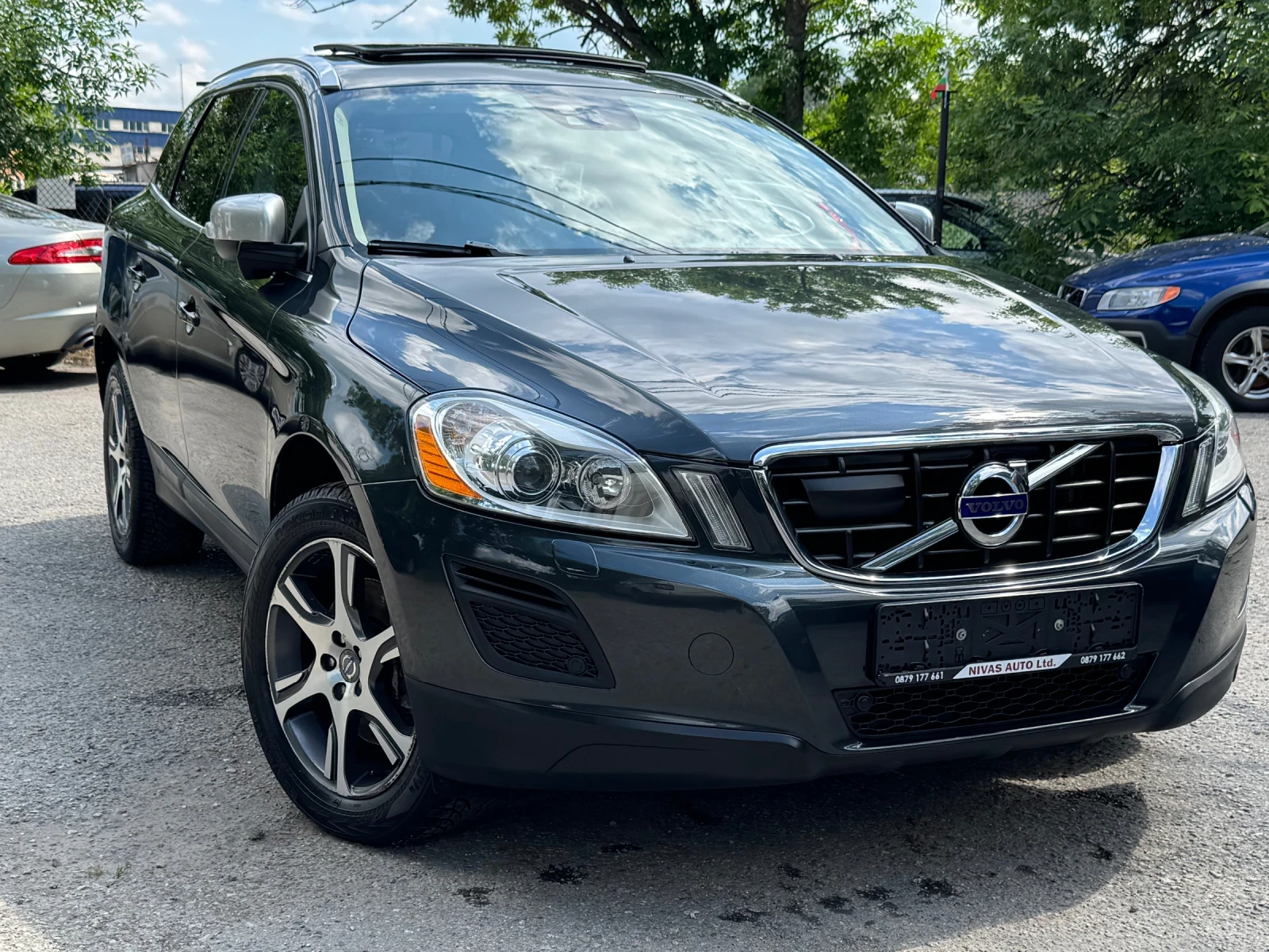 Volvo XC60 Панорама!Дистроник!Нави.!, снимка 3 - Автомобили и джипове - 54795761