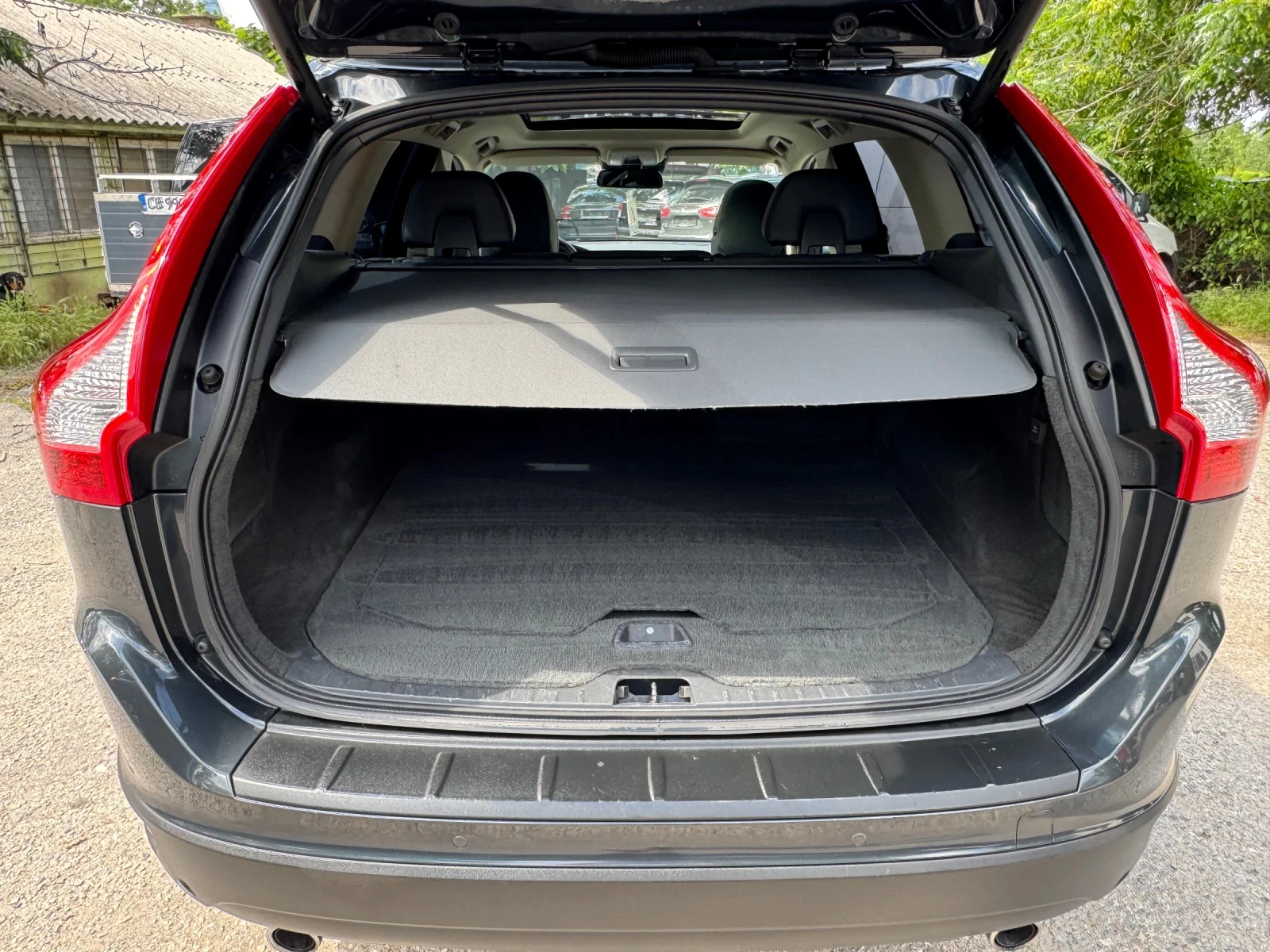 Volvo XC60 Панорама!Дистроник!Нави.!, снимка 16 - Автомобили и джипове - 54795761