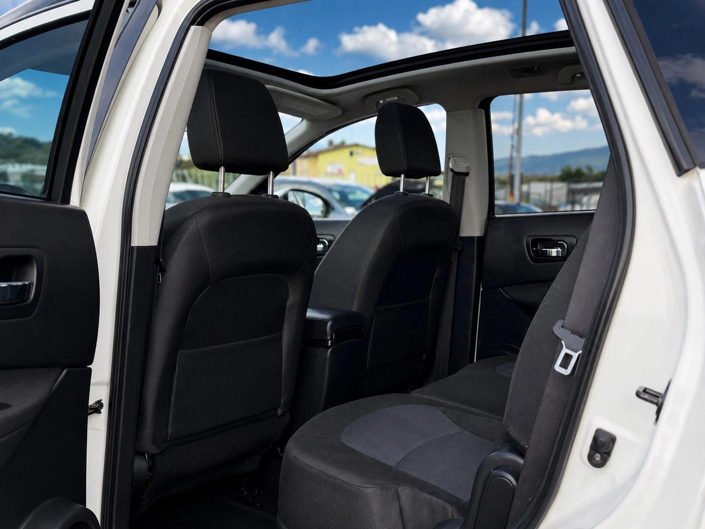 Nissan Qashqai = 4X4= 6+ 1= NAVI= EURO 5= ������= PANO= 2.0-141=  | Mobile.bg � ����������� 11