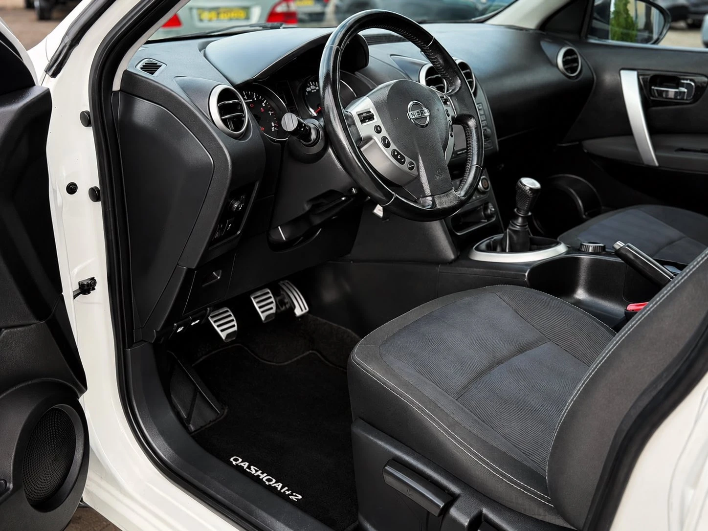 Nissan Qashqai = 4X4= 6+ 1= NAVI= EURO 5= ������= PANO= 2.0-141=  | Mobile.bg � ����������� 15