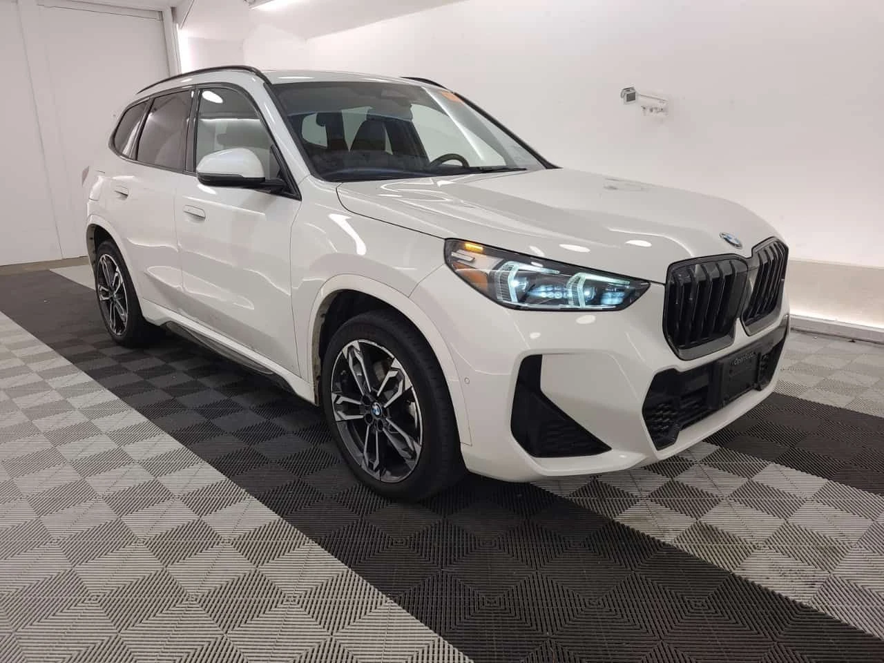 BMW X1 * XDRIVE28I * ГЛАВНО ПРЕДСТАВИТЕЛСТВО НА BMW* , снимка 2 - Автомобили и джипове - 55613248