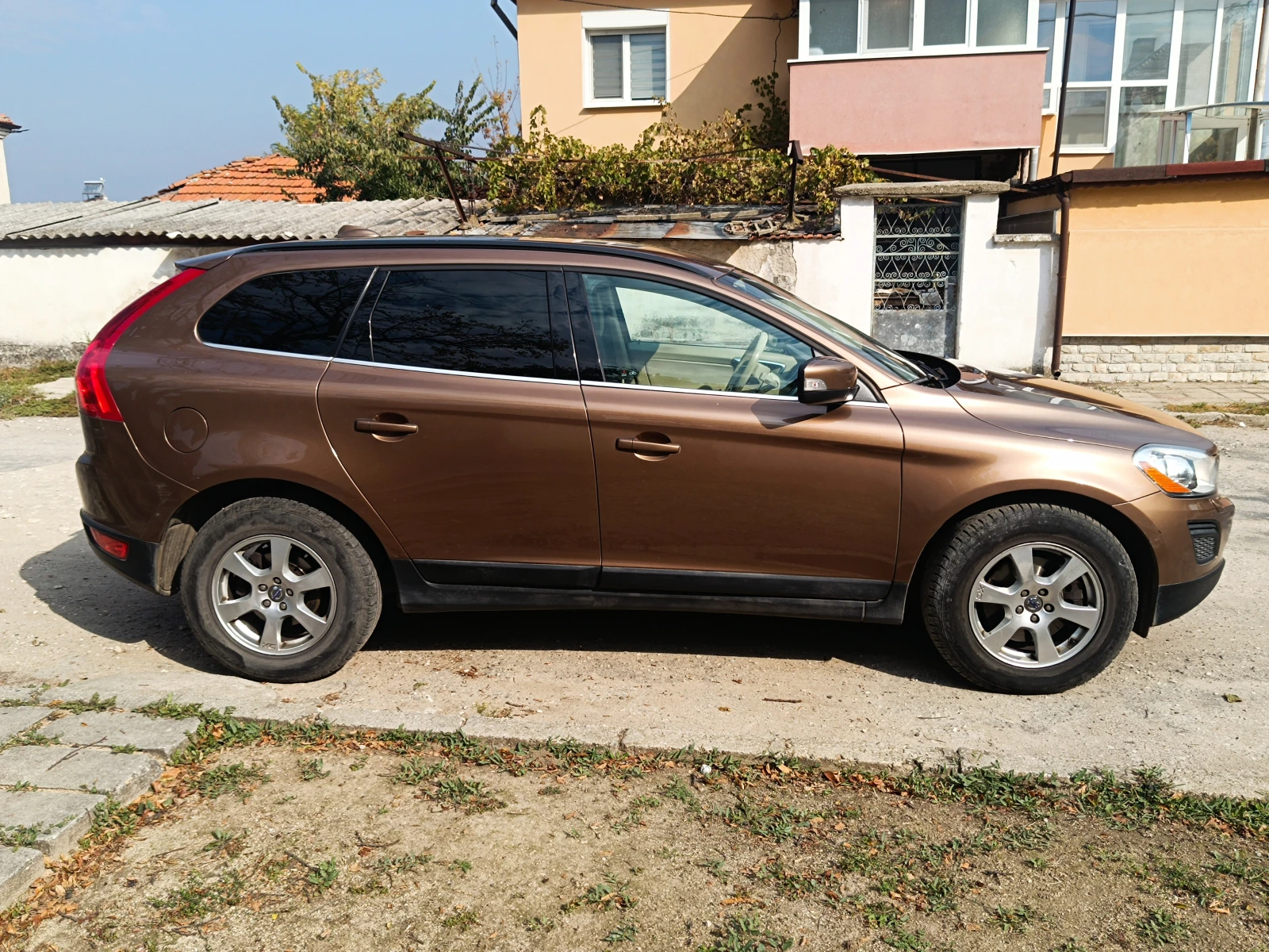 Volvo XC60 D4 AWD 4x4, снимка 3 - Автомобили и джипове - 56609455