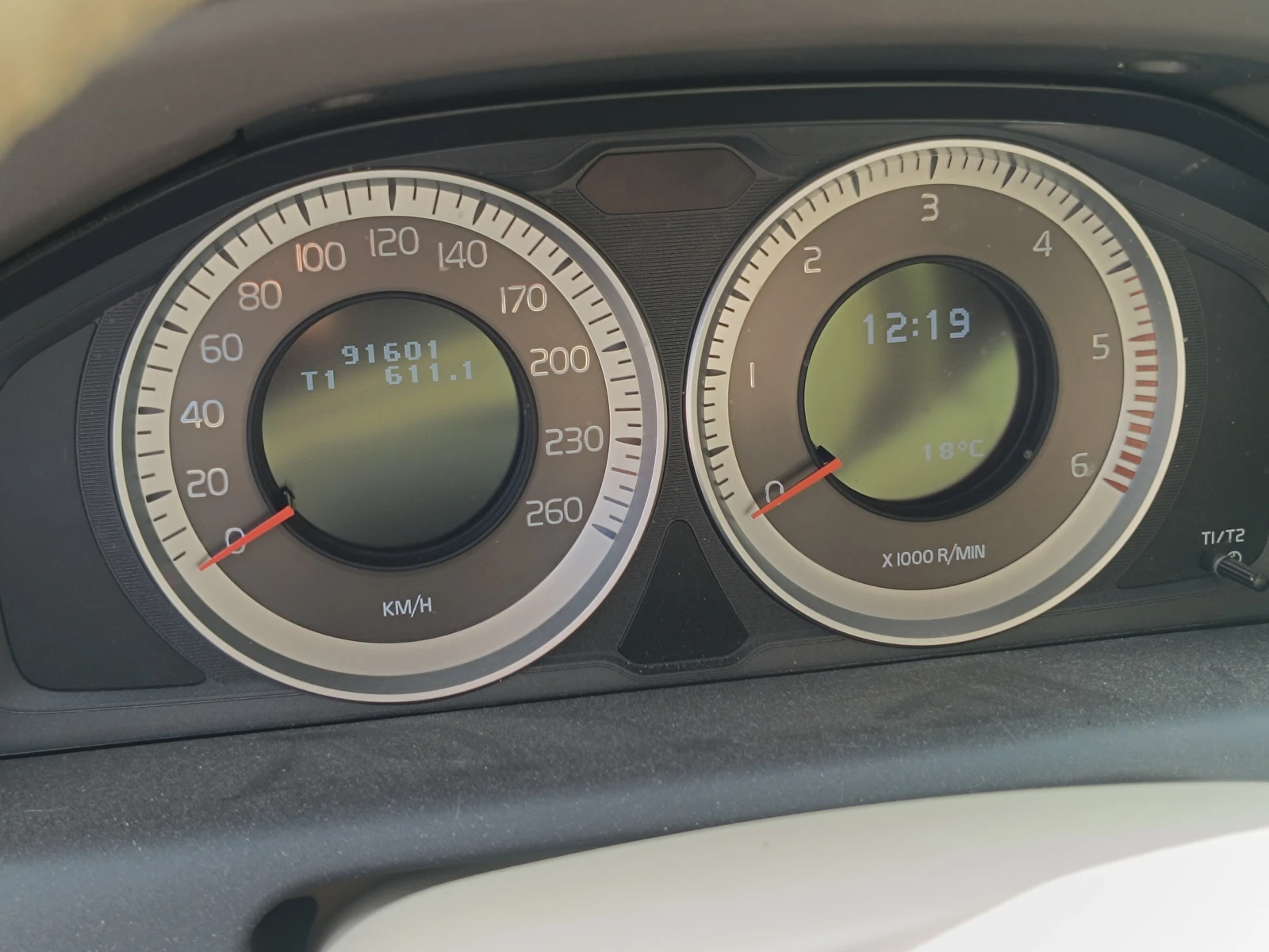 Volvo XC60 D4 AWD 4x4, снимка 9 - Автомобили и джипове - 56609455