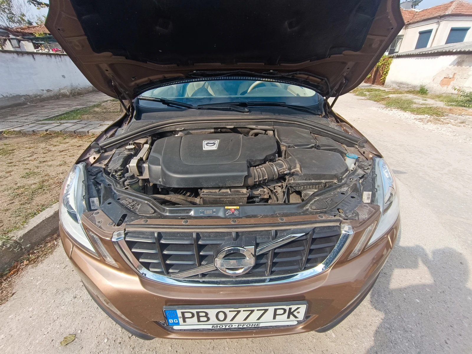 Volvo XC60 D4 AWD 4x4, снимка 13 - Автомобили и джипове - 56609455