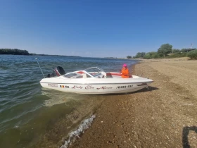 Моторна яхта Stingray Bourider, снимка 5