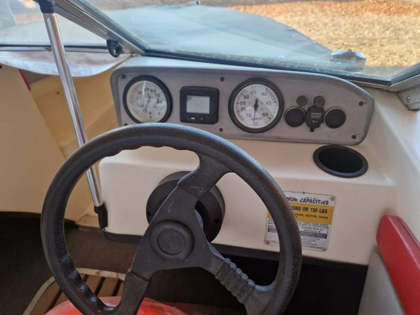 ������� ���� Stingray Bourider | Mobile.bg � ����������� 12