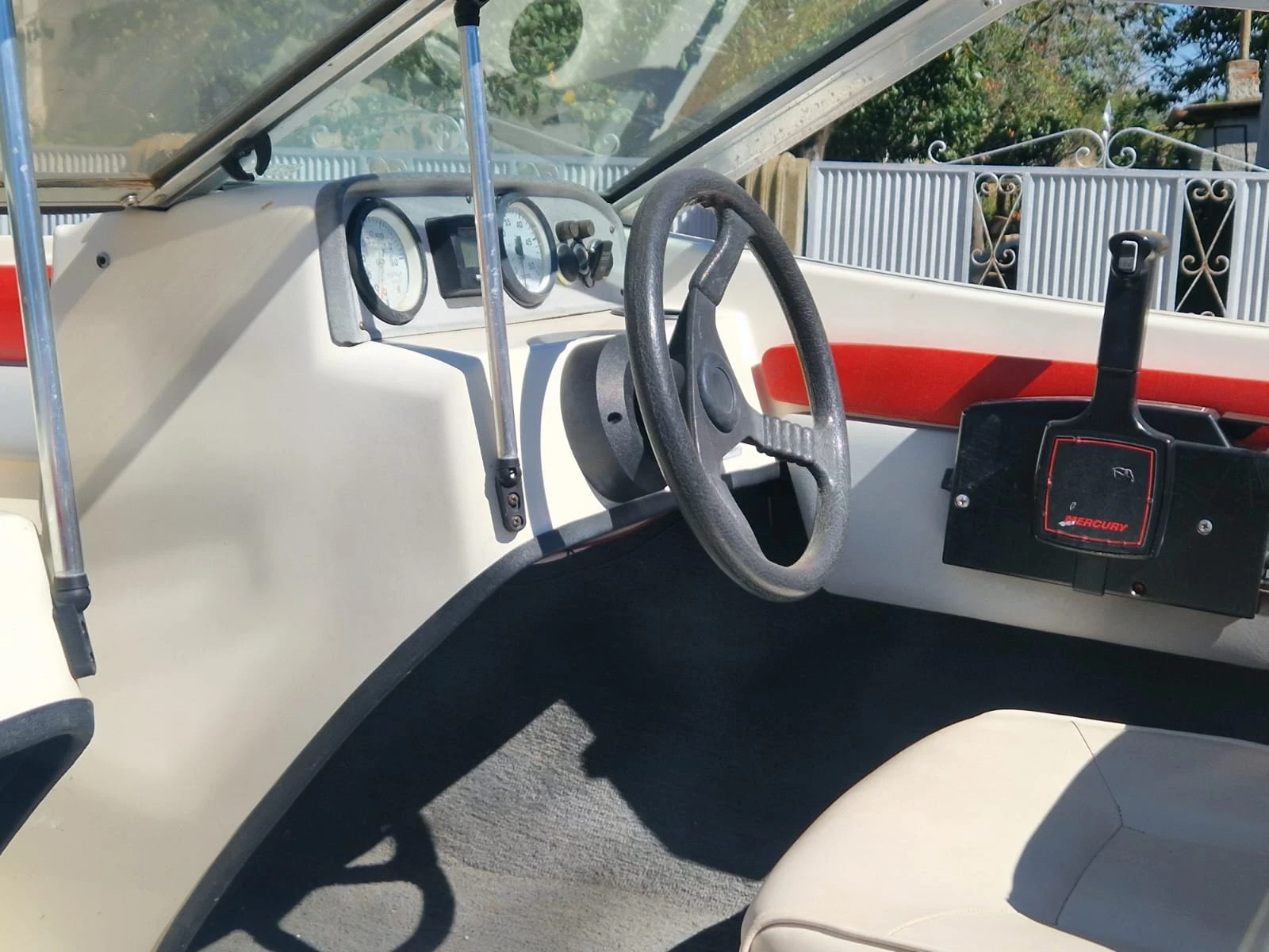 ������� ���� Stingray Bourider | Mobile.bg � ����������� 11