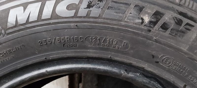 Гуми Зимни 235/65R16, снимка 5 - Гуми и джанти - 30949045