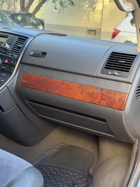 VW Multivan Highline ПЪРВИ СОБСТВЕНИК, снимка 15