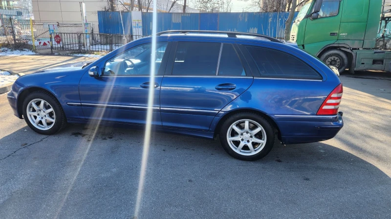 Mercedes-Benz C 220, снимка 4 - Автомобили и джипове - 48557263