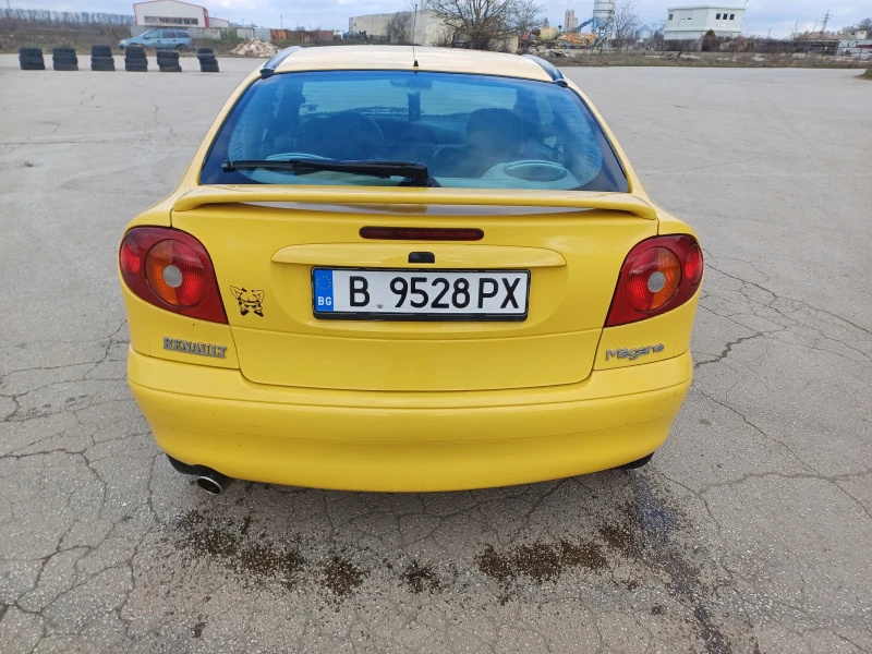 Renault Megane Coach, снимка 4 - Автомобили и джипове - 48995381