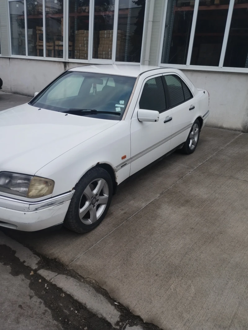 Mercedes-Benz C 180, снимка 6 - Автомобили и джипове - 49354138