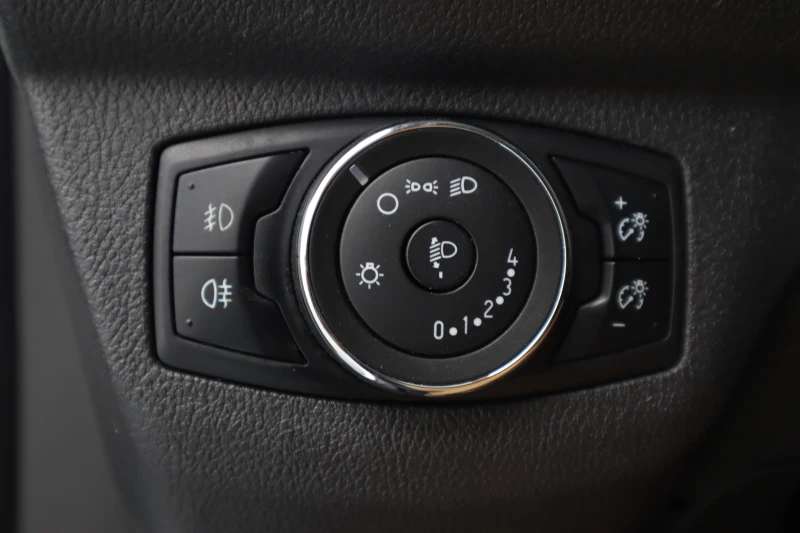 Ford Courier 1.5, снимка 15 - Автомобили и джипове - 51193353