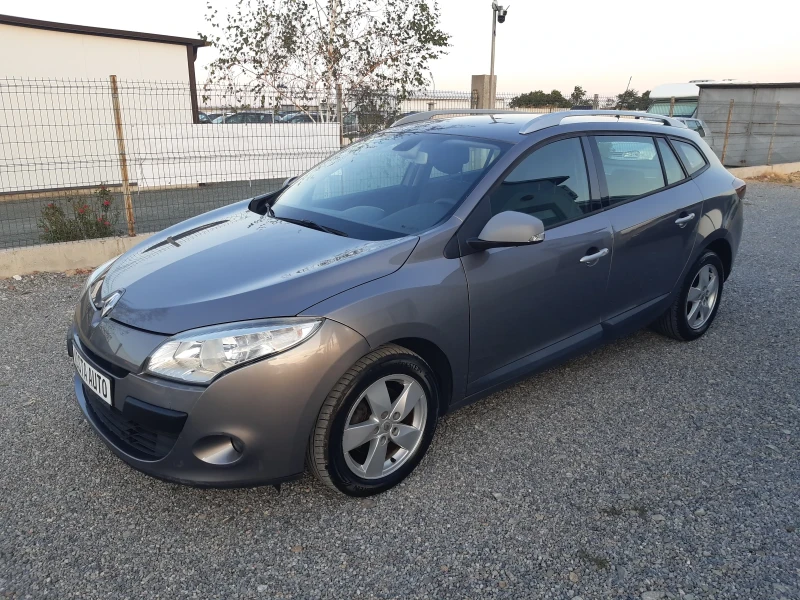 Renault Megane КАТО НОВА, снимка 8 - Автомобили и джипове - 51252260