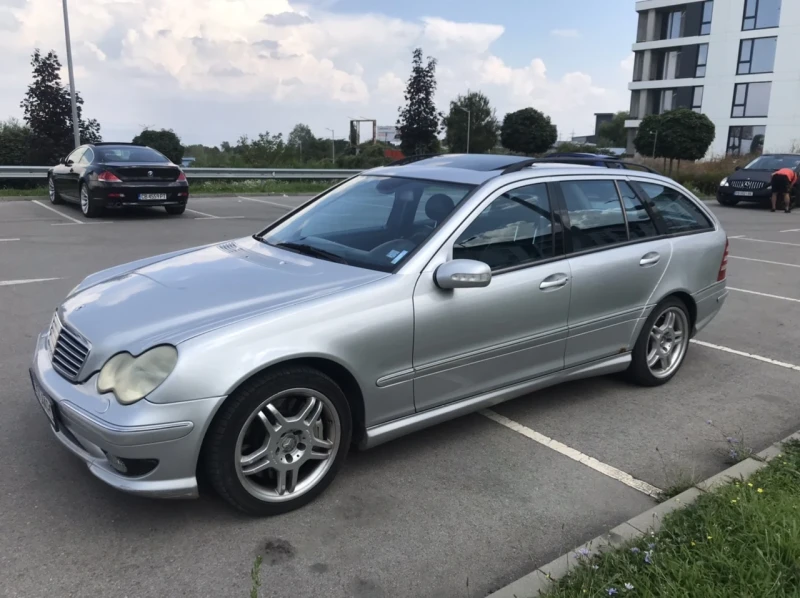 Mercedes-Benz C 32 AMG, снимка 3 - Автомобили и джипове - 51407537
