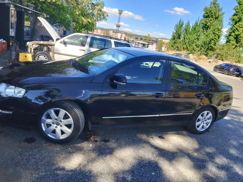 VW Passat, снимка 5 - Автомобили и джипове - 52477222