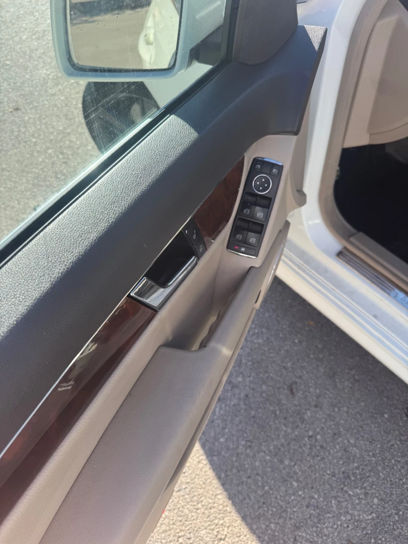 Mercedes-Benz C 300, снимка 10 - Автомобили и джипове - 52365785