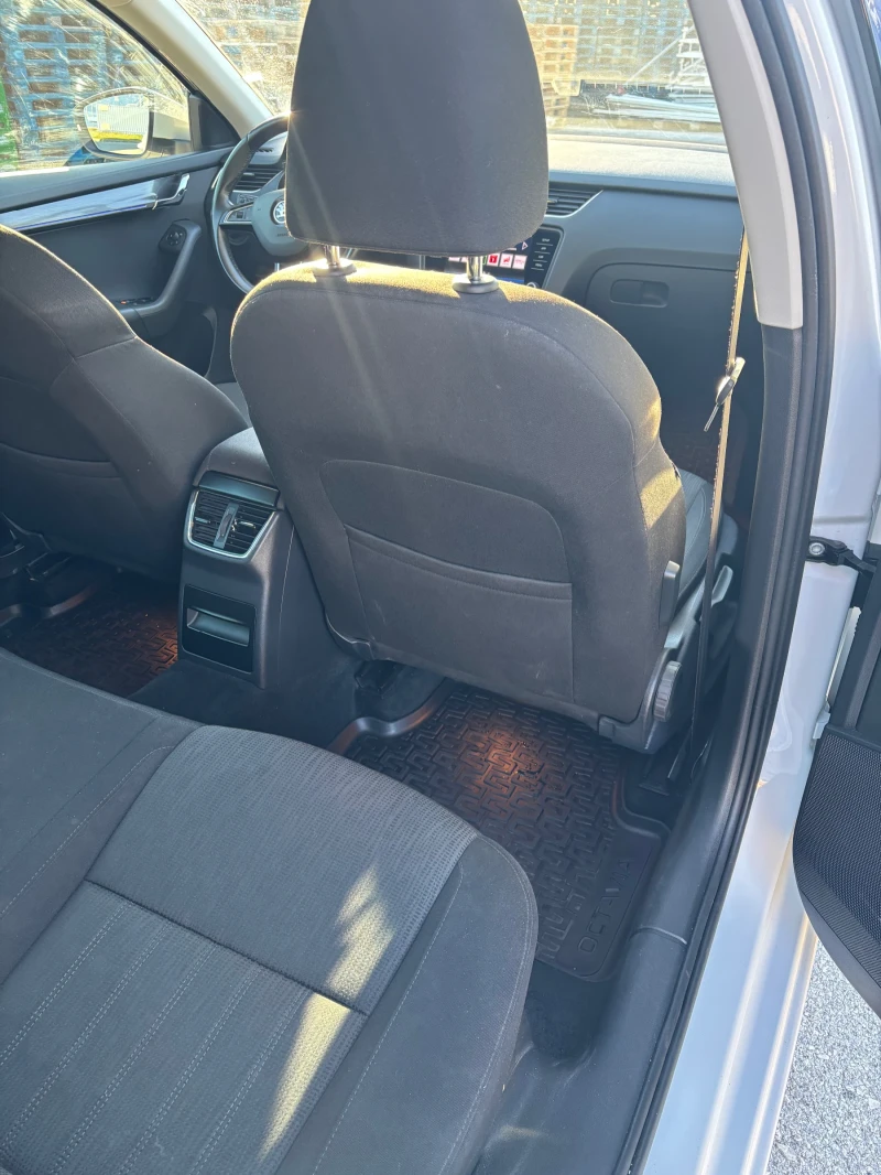 Skoda Octavia, снимка 13 - Автомобили и джипове - 52417557