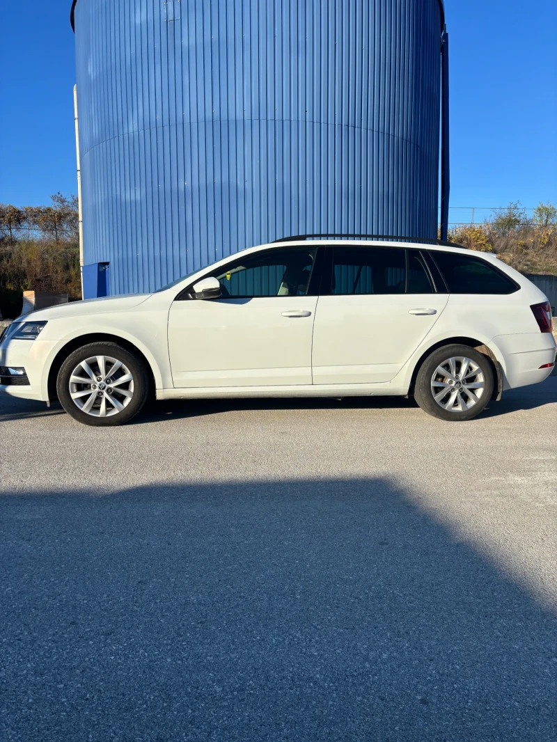 Skoda Octavia, снимка 2 - Автомобили и джипове - 52417557