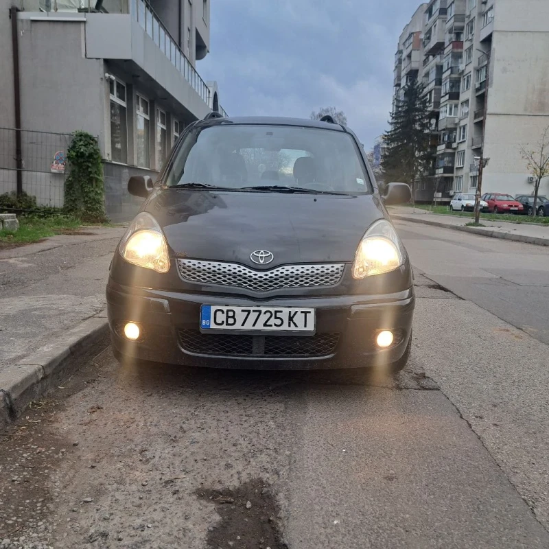 Toyota Yaris verso АВТОМАТИК , снимка 10 - Автомобили и джипове - 52671855