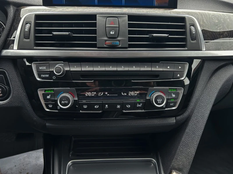 BMW 328 xDrive, снимка 14 - Автомобили и джипове - 52694777