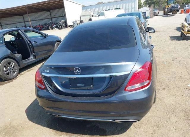 Mercedes-Benz C 300, снимка 7 - Автомобили и джипове - 48448740