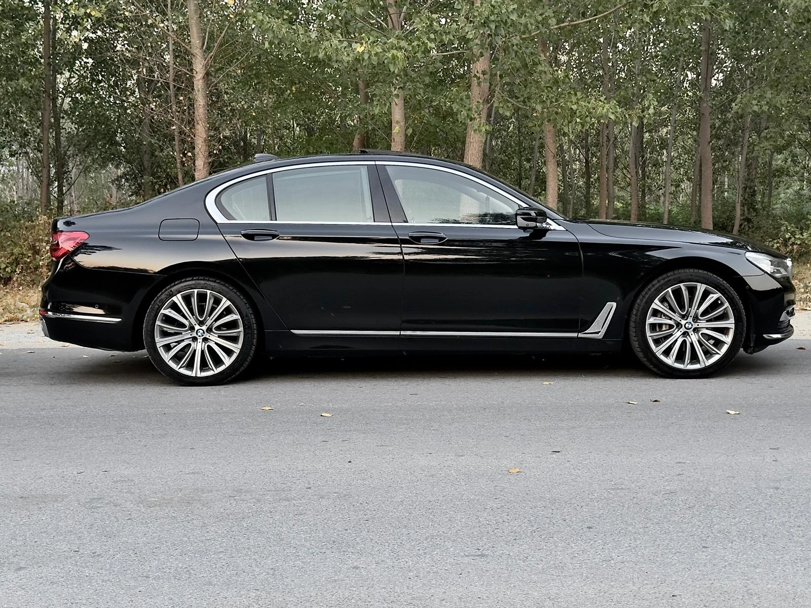 BMW 730 3.0D x-Drive/ 3xTV/ Carbon/ Full/ Лизинг - изображение 3