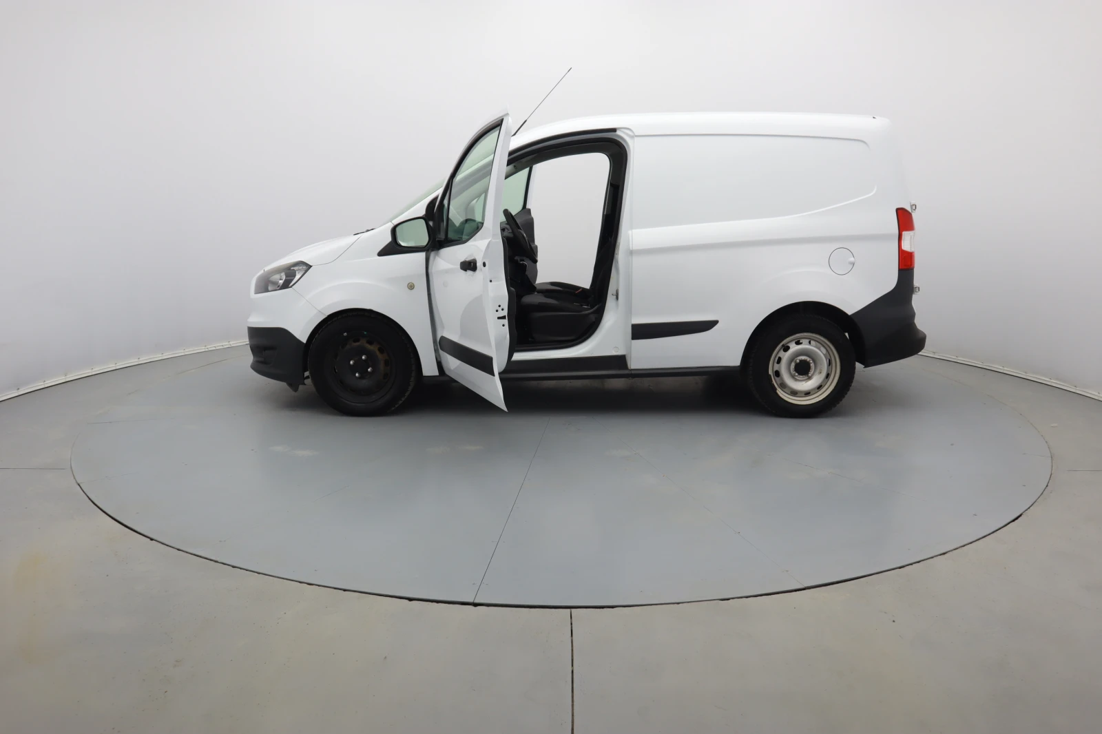 Ford Courier 1.5 - изображение 6