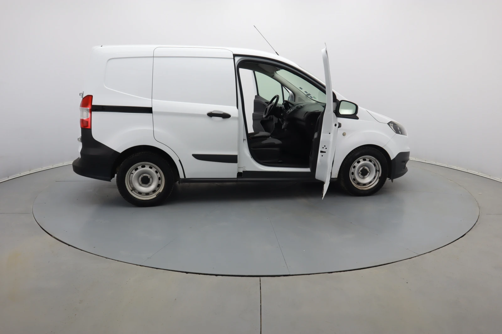 Ford Courier 1.5 - изображение 7