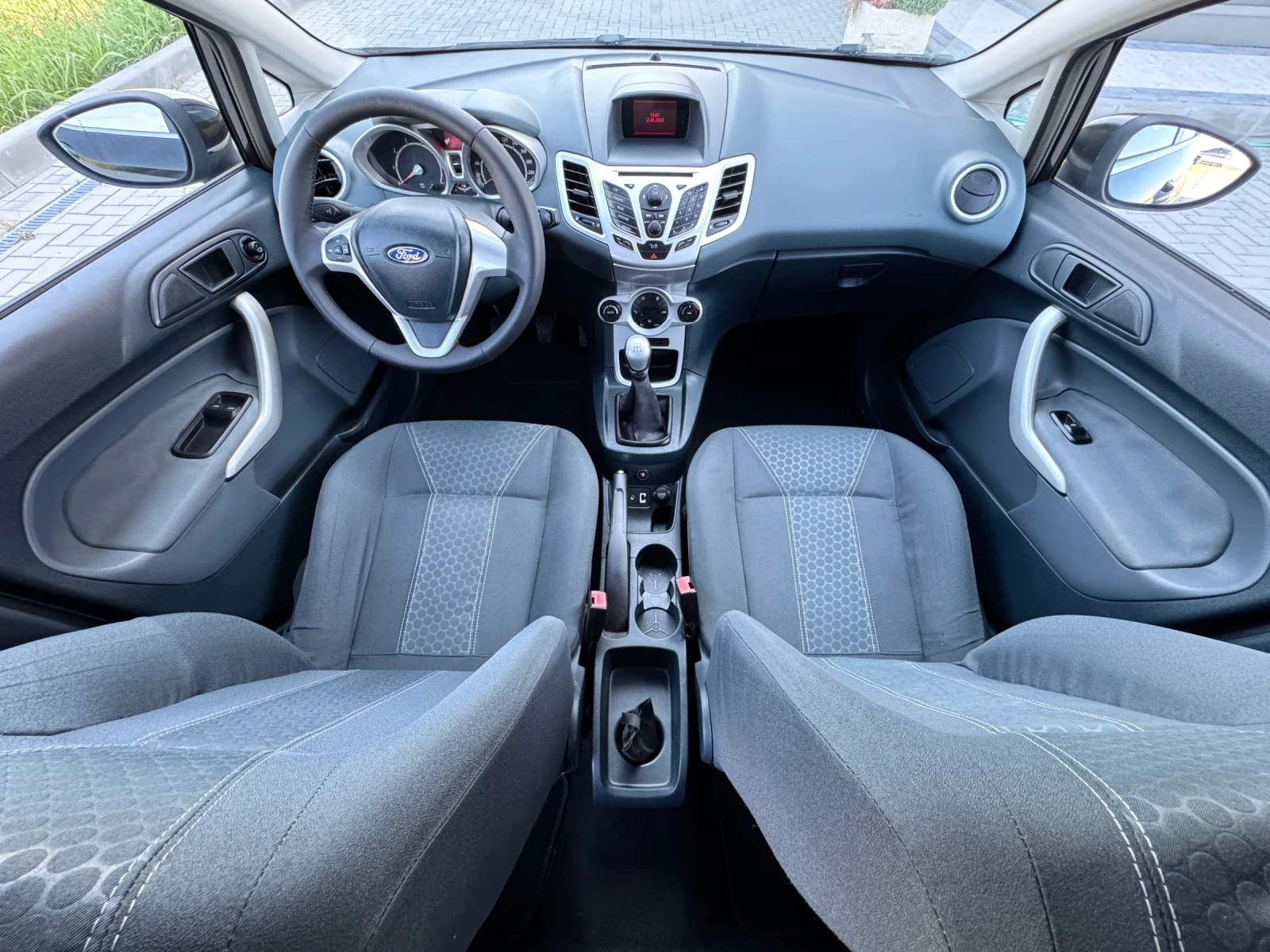 Ford Fiesta 1.4i / LPG / TITANIUM / CLIMATRONIK / PARKTRONIC  - изображение 9