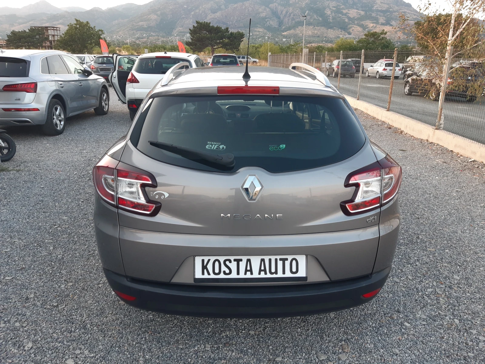 Renault Megane КАТО НОВА - изображение 5