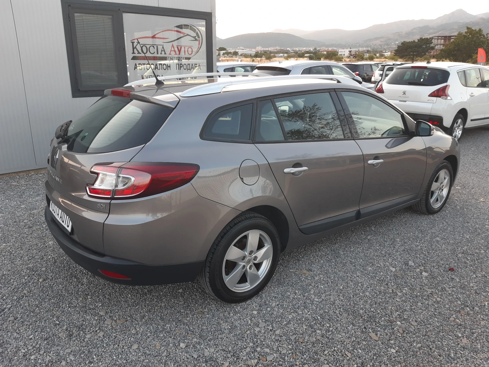 Renault Megane КАТО НОВА - изображение 3