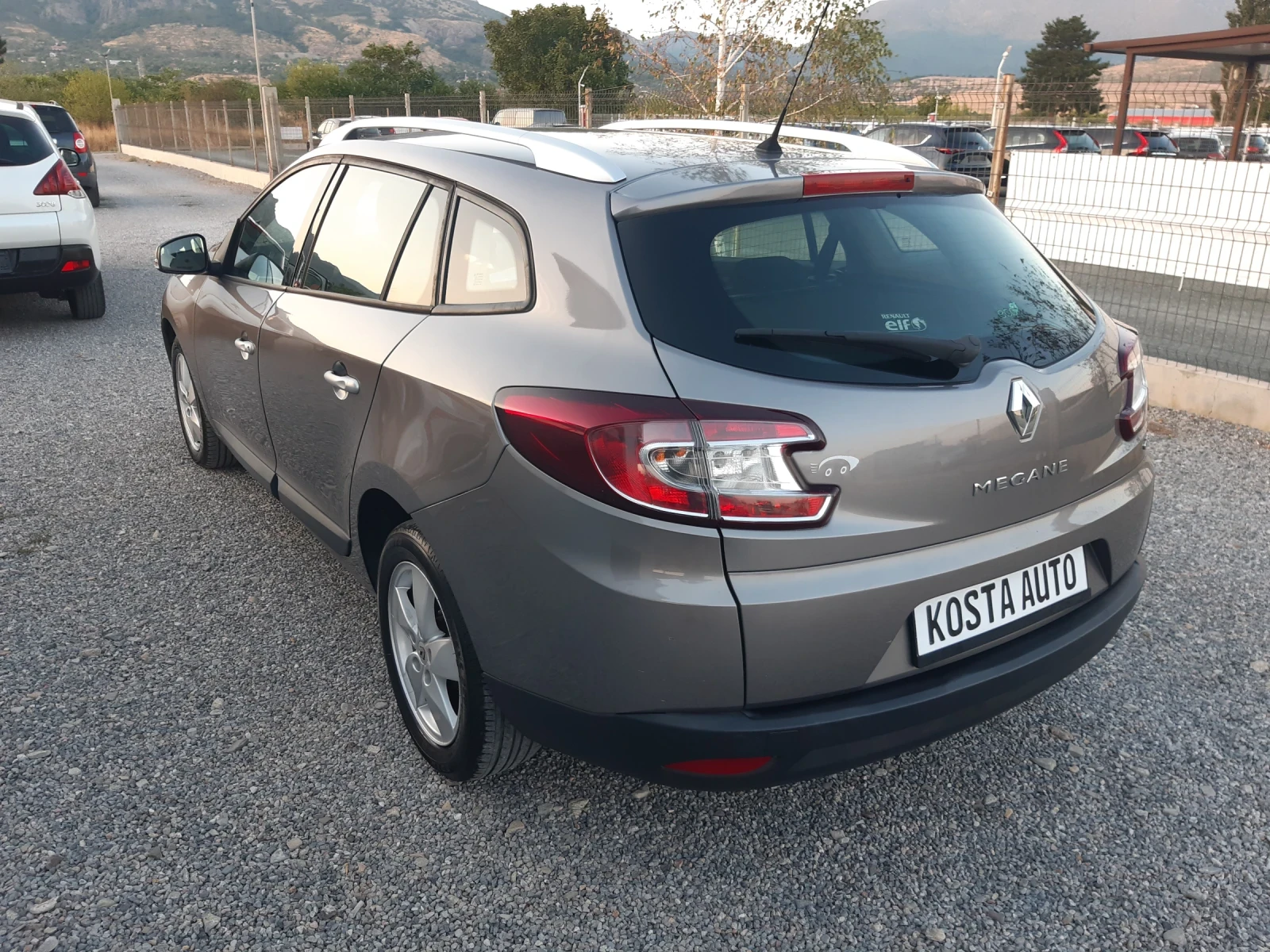 Renault Megane КАТО НОВА - изображение 6